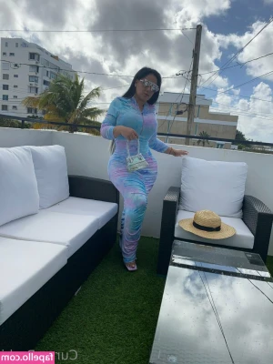 iamcurvybarbi - Suck toes or die trying  Which photo is your favorite?