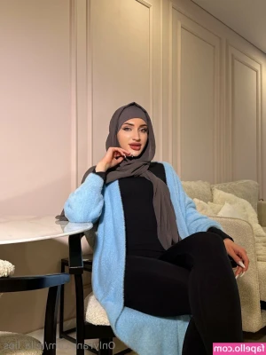 leila_lips [ leila-lips ] - Gleich gibt es ein neues Video 😍🔥🥵There's a new video coming