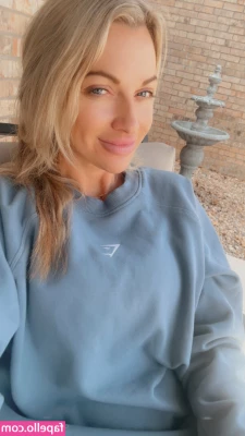 Sexymomkatie - Do you like my color today?💙