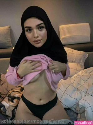 realdashafox - Papi 💖👧🏻 Let's play a game to make u cum 😏💦  Tip $5