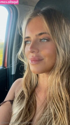 Sara Martin [ sara-martin ] - Swipe to lose the bikini 👙