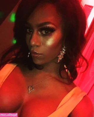 Mya Badd [ mya-badd ] - Get your tongue on my cock and clean this cum off for me