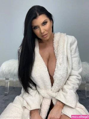 Romi Rain [ romi-rain ] - 🍑HUMP ME WEDNESDAY😉🥵🥵