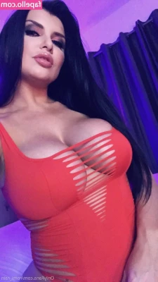 Romi Rain [ romi-rain ] - Everyone's looking forward to summer, but I just love spring 🔥😍