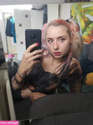 littlesidii - An erect cock doesn't fit into a cock cage very well.