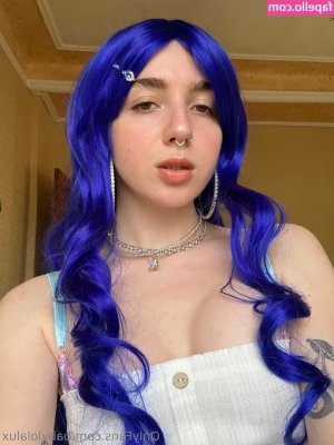 babysaralux - Better off red!!