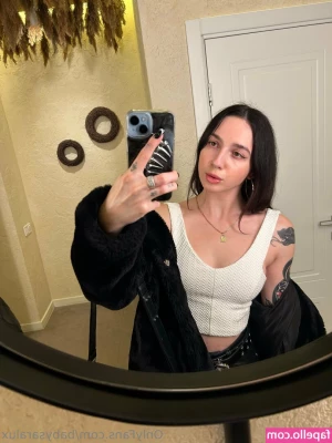 babysaralux - Everything has gotta be long around here