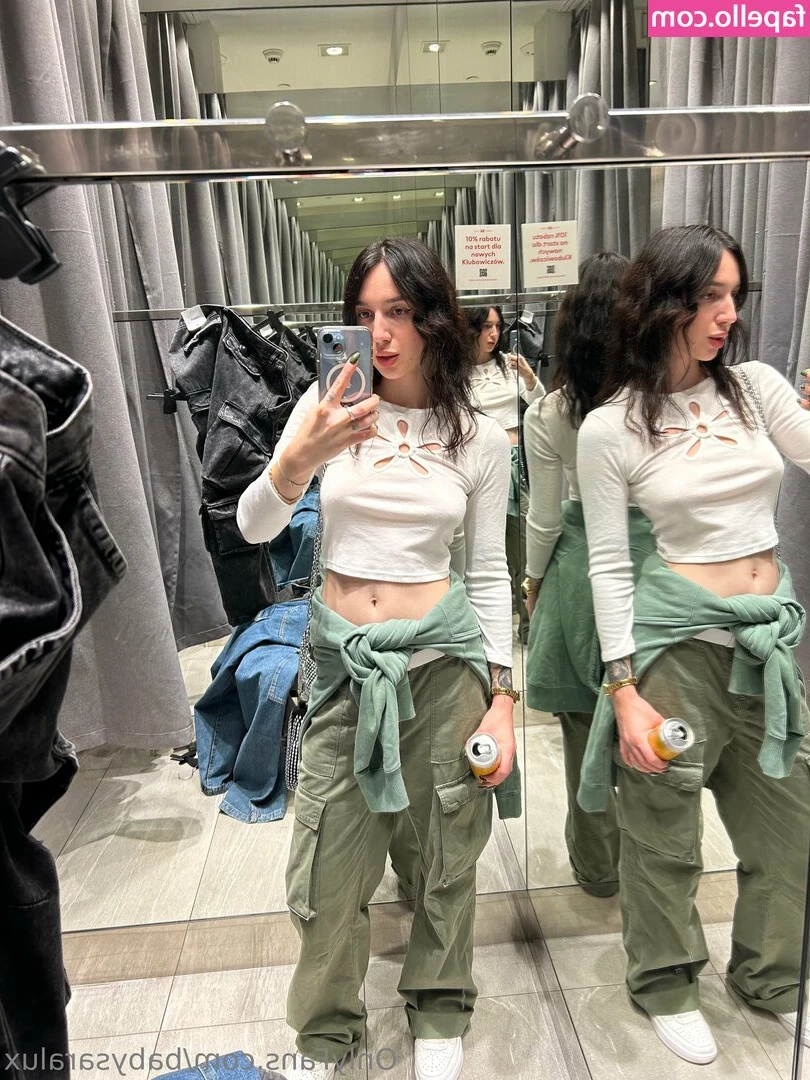 babysaralux - My existence is art  Naked is the ultimate art