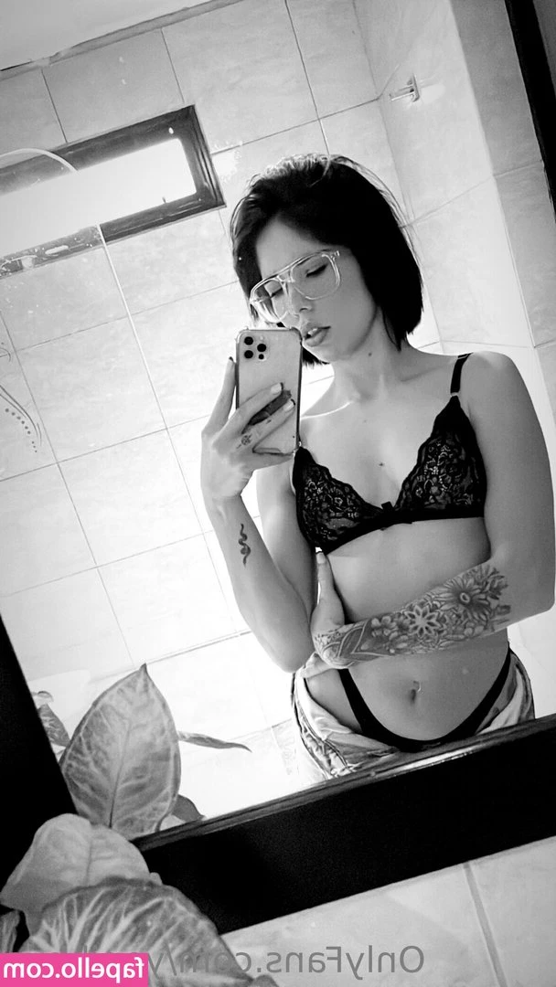 dulcee_fantaciaa [ dulcee-fantaciaa ] - Getting squeaky clean 🫧🧼