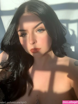 hay_babe [ hay-babe ] - Dinner is served