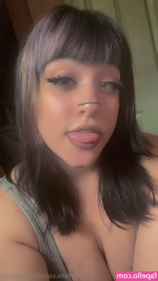 elfcosplays96 - Wanna go upstairs so I can suck you dry?😘👌
