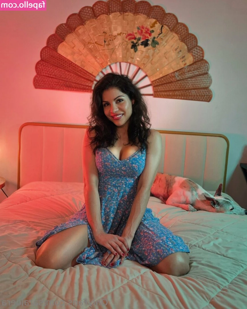 saraloera - Fuck me on the floor 😝😝😝