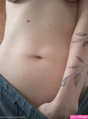 mialat - Drop me a LIKE if you want to see me drop my hands ;P x