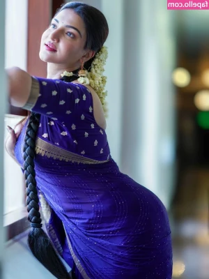 Honey Rose [ honey-rose ] - I bet you can't wait to see me play with this fat pussy 🥵