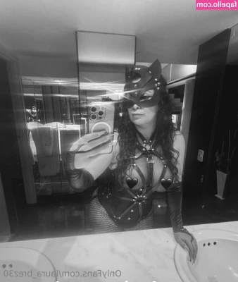 laura_brez30 [ laura-brez30 ] - Eat that 😻