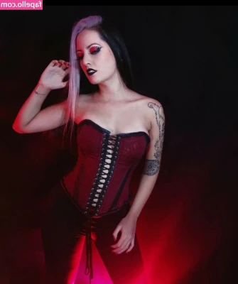 Ranthiel - Did a lil shoot for y’all! 🤶🏽 Keep an eye out, the rest are