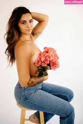 Caitlyn Block [ caitlyn-block ] - Regular clothes 😜 as requested!