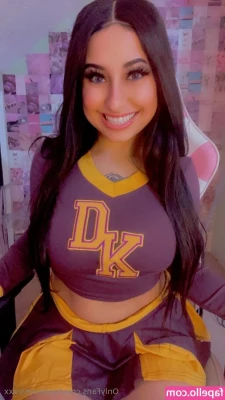 laylalovelyxxx - If you bought my lollipop handjob video, check your dms for a SPECIAL