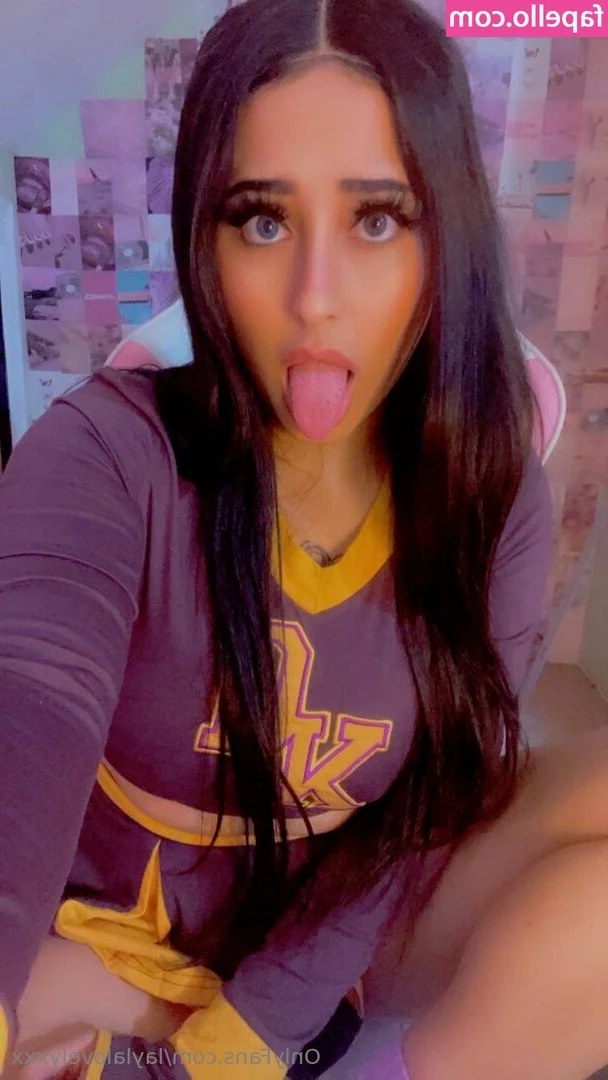 laylalovelyxxx [ laylalovelyxxx-1 ] - I'm your secretary my babies! 👓