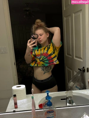 maddiexmichaels - Swipe ➡️ To lift my legs up high