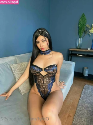 Lauren-98 - I have very big tits so your cock feels cushioned in them! 😈🔥