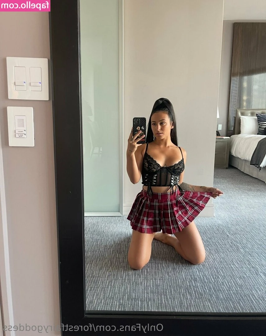 forestfairygoddess [ forestfairygoddess-2 ] - Esperando a recibir todo su semen. 💦🙈🤤  Col. @canabbis420