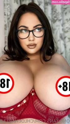 chloehart34kk [ chloehart34kk-1 ] - When she look up at you with her mouth full