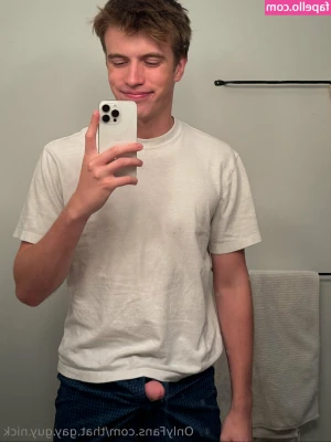 that.gay.guy.nick [ that-gay-guy-nick ] - Would you leave a thick load on my face or a big load to drip down my