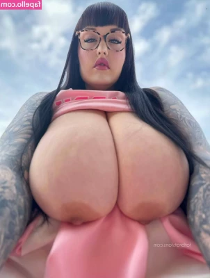alissaquinn - Ready to worship?