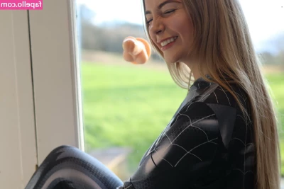 alissaquinn - Cheeky Monday
