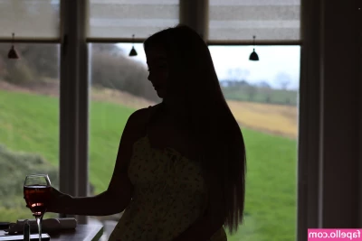alissaquinn - Does it look really fat here