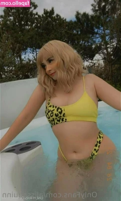 alissaquinn - Winter cold tiddies  amp  warm pussy       fernandolandinofficial DM