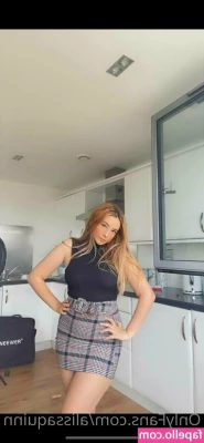 alissaquinn - A hot Kiss for today