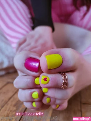 freyas.kingdom [ freyas-kingdom ] - So happy to be here on Onlyfans.com WELCOME !!!!