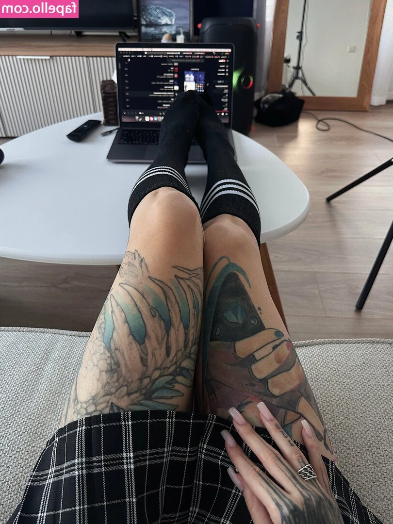 blackmango.of [ blackmango-of ] - Hi tip me and I ll send you nudes