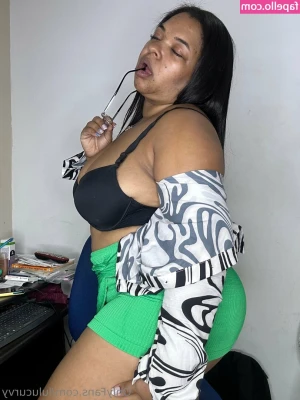 lulucurvy - good moaning 😛 still have a ways to go on the shower video....