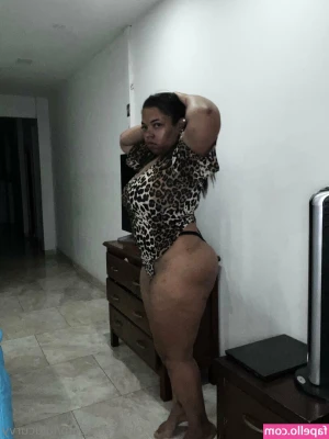 lulucurvy - Hello friends! Tip me 5$ for 10 photos more from this nude set