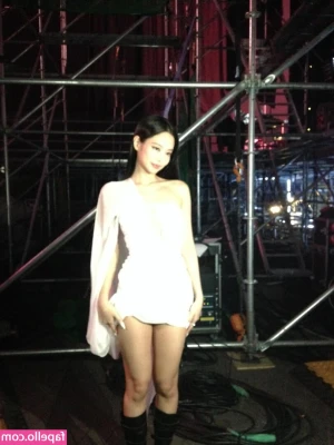 Jennie | BLΛƆKPIИK [ jennie-blkpik ] - For real men only, you cucks are lucky to even see me nude