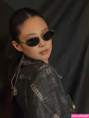 Jennie | BLΛƆKPIИK [ jennie-blkpik ] - POV you apply to be my personal chair, this is the last thing you see