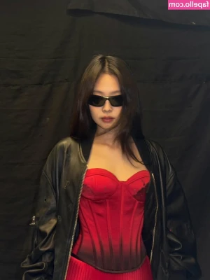 Jennie | BLΛƆKPIИK [ jennie-blkpik ] - Good Morning Baby....Cum smack a fat tip on this ass 😈🔥