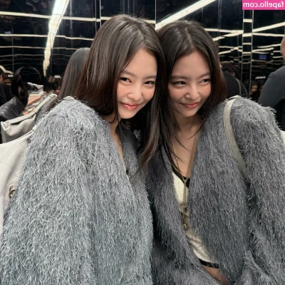 Jennie | BLΛƆKPIИK [ jennie-blkpik ] - My shopping slaves sometimes get dressing room shots while I test out