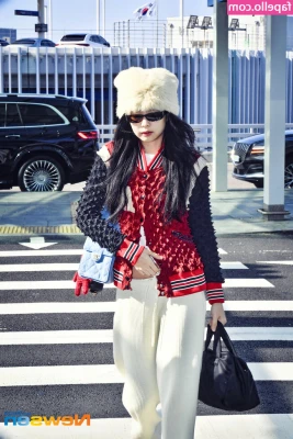 Jennie | BLΛƆKPIИK [ jennie-blkpik ] - I’m off the rail tell me what crazy stuff you want to see me do