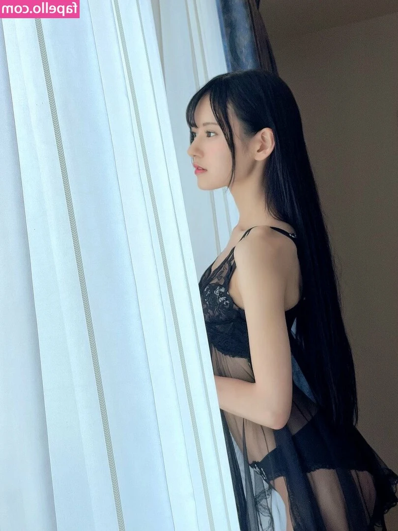 Umi Yatsugake [ umi-yatsugake ] - I can’t get any work done today. All I can think about is sucking