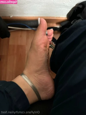 hylian.feet [ hylian-feet ] - Why won’t you spoil me daddy? 😩 😭