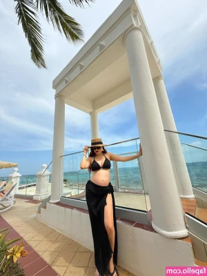 Alejandra Trillo [ alejandra-trillo ] - I'm back to work today! Did you miss me? 😘