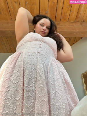 sshortnssweet - Getting to dms later today <3