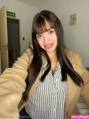 megan_sexxx69 [ megan-sexxx69-1 ] - you spin my head🤪🤯