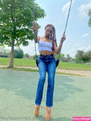 niaaliyah - Where are the big tits fans