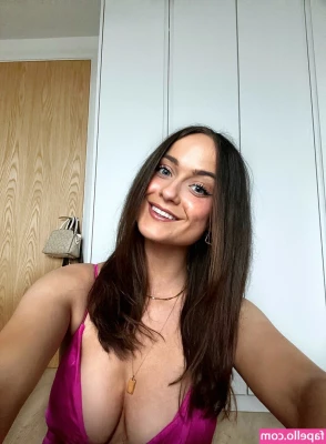 Niamh Cryan [ niamh-cryan ] - Anna is feeling uhhhh
