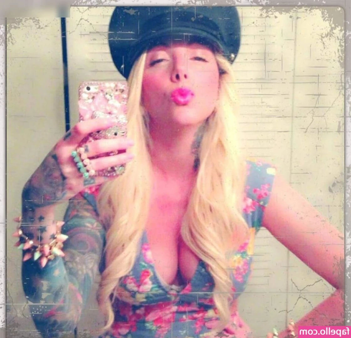 Maria Brink [ maria-brink ] - Stripping 💕